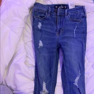 hollister slightly distressed jeans